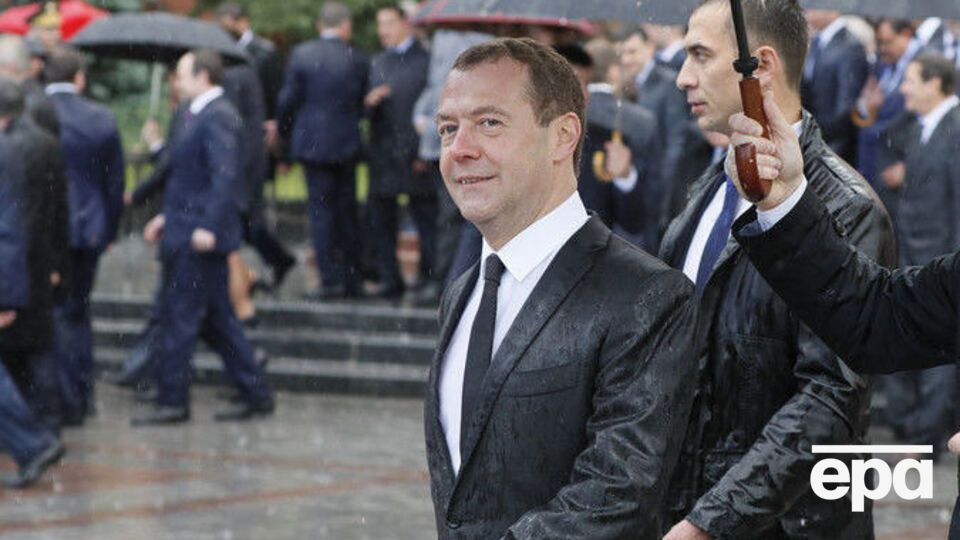Пресс-секретарь Дмитрия Медведева заявила, что тот принимает участие в предвыборной кампании "Единой России"