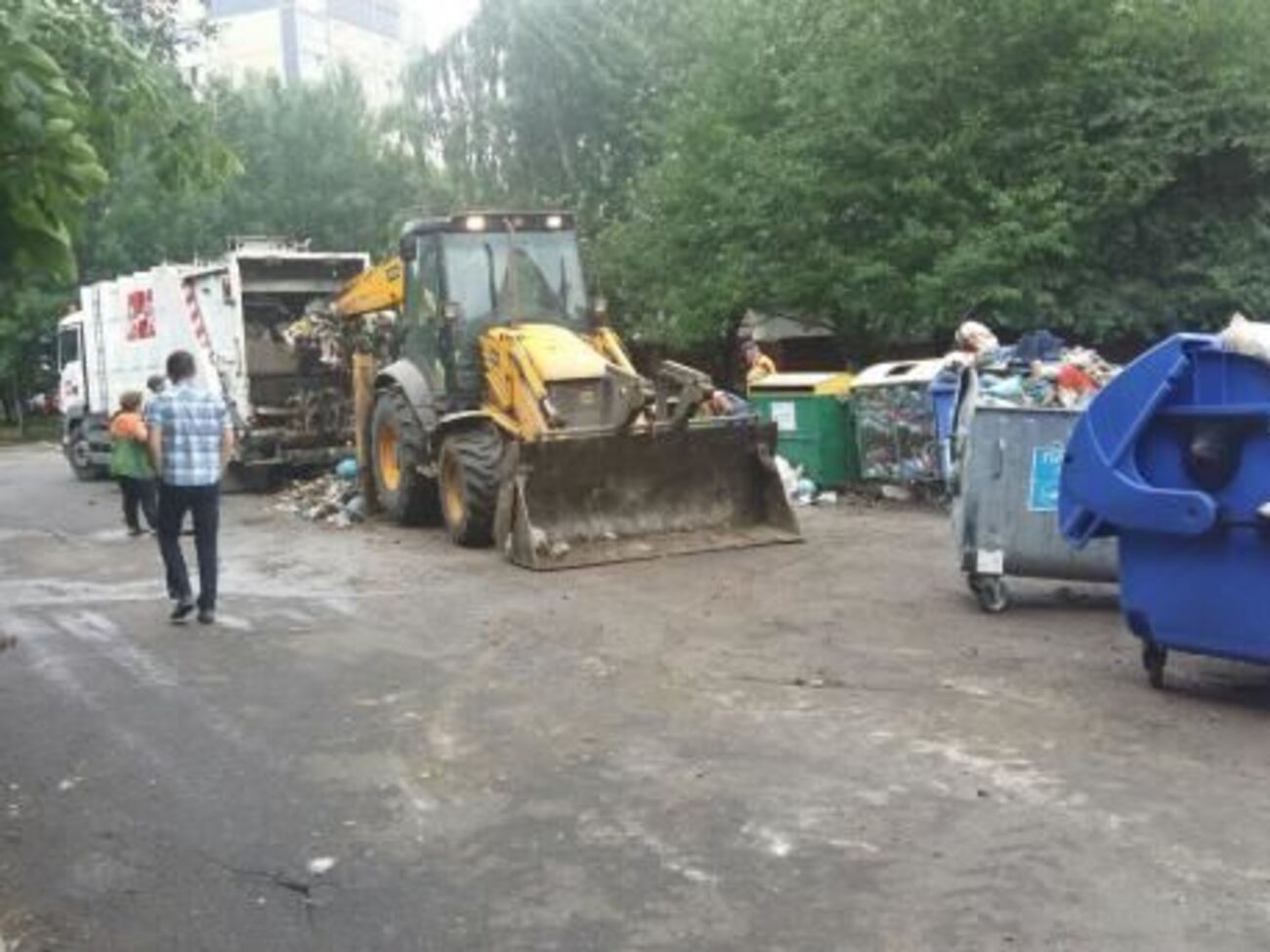 Вивезення твердих побутових відходів зі Львова здійснюють у звичному режимі