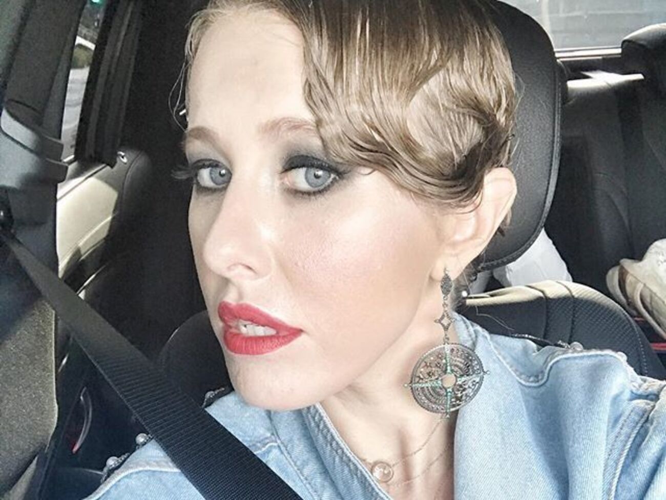 Собчак:&nbsp;Когда счастлив, обычно и рассказать особенно о себе нечего. Драмы, разоблачения, гипертрофированные страсти, поиск приключений&nbsp;&ndash; все это сразу становится чужим и смешным