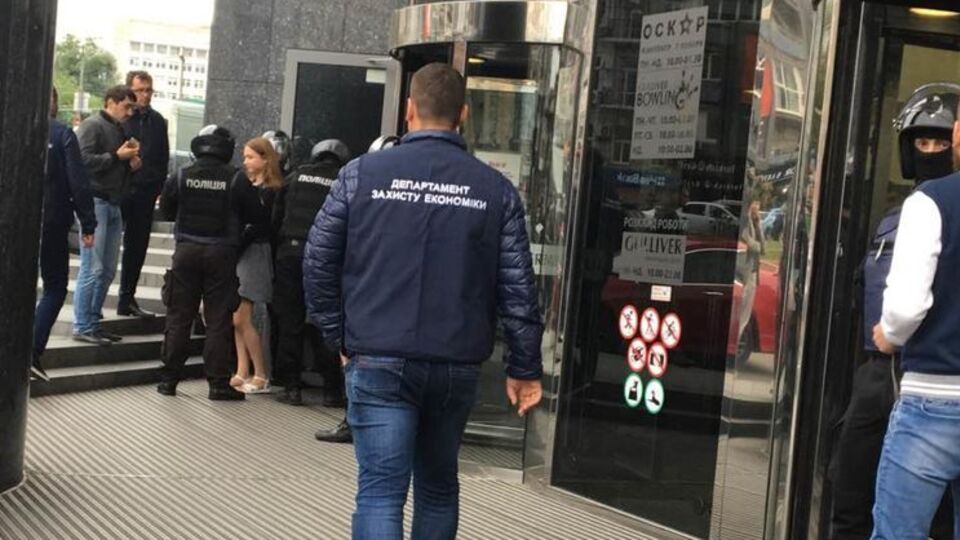 Для недопущення знищення офісу банку Клименка в "Гулівері" було задіяно спецпризначенців КОРД, заявив Матіос