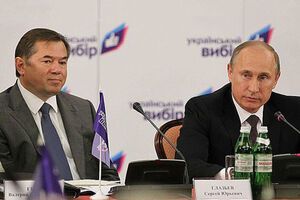 Президент РФ Владимир Путин со своим советником Сергеем Глазьевым