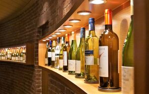 Киевские власти решили запретить продажу алкоголя в ночное время в сентябре прошлого года