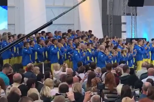 Украинские спортсмены на языке жестов исполнили национальный гимн