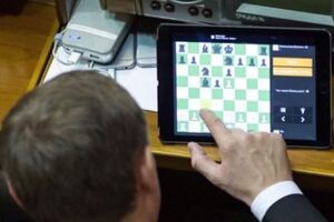 Нардепы вернутся в сессионный зал 5 сентября