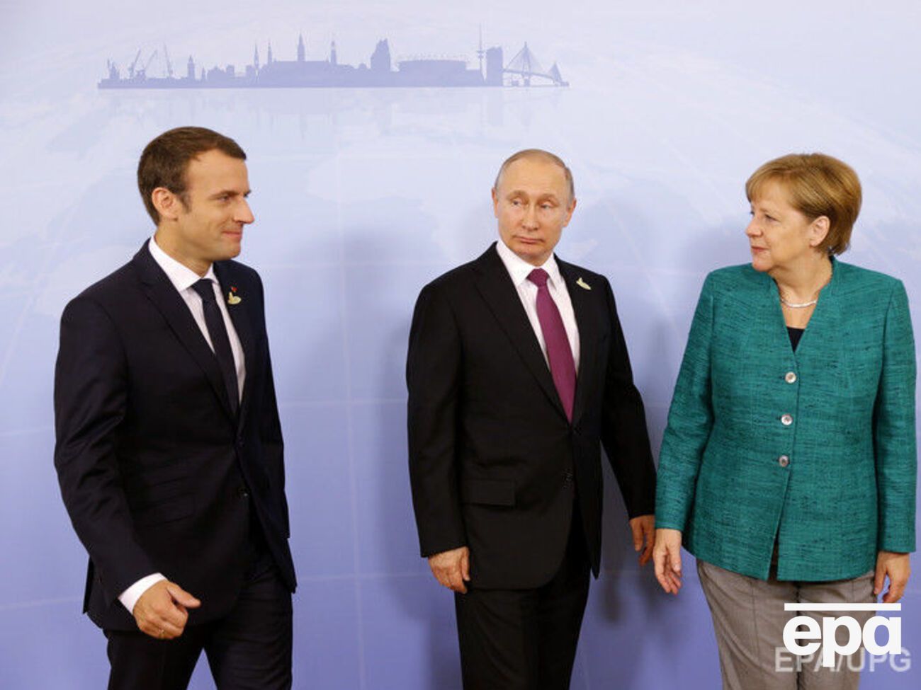 В нормандский формат входят Франция, Россия, Германия и Украина. Президенты Франции и России Эммануэль Макрон и Владимир Путин, а также канцлер Германии Ангела Меркель встречались в ходе саммита G20 в Гамбурге