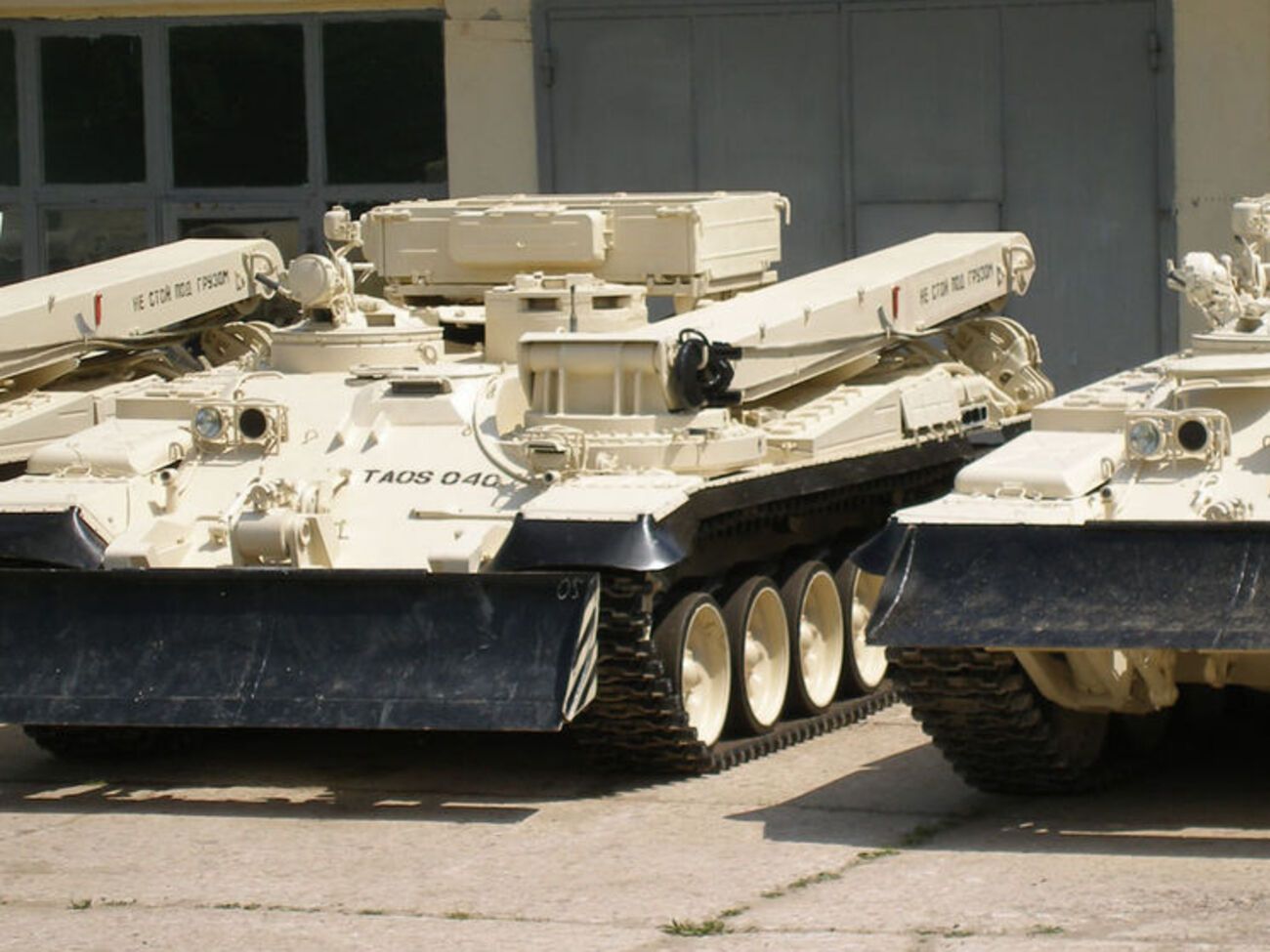 Директора завода и его заместителя подозревают в растрате госсредств