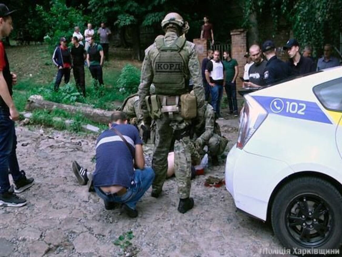 Поліцейські намагалися надати допомогу самогубцеві