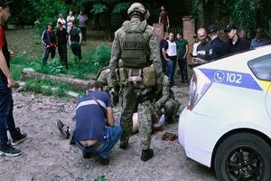 Поліцейські намагалися надати допомогу самогубцеві