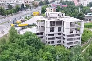 Зйомку вели із сусіднього будинку й квадрокоптера