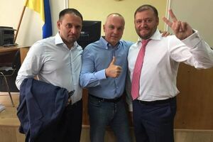 Колеги по партії були присутні в Печерському суді, де обирали міру запобіжного заходу для Михайла Добкіна
