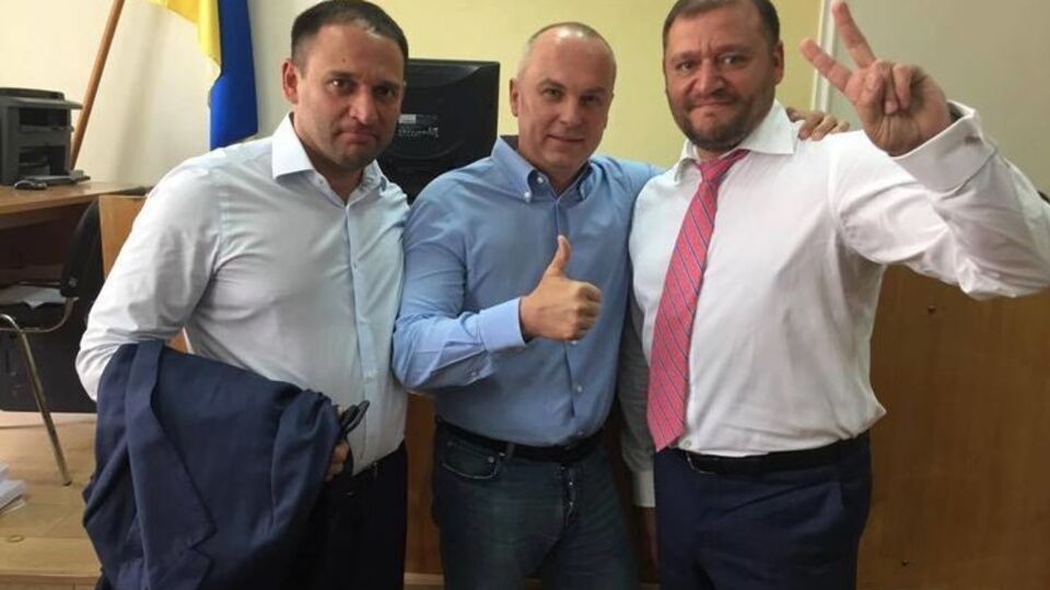 Колеги по партії були присутні в Печерському суді, де обирали міру запобіжного заходу для Михайла Добкіна