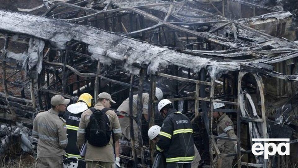 В Эквадоре сгорел автобус