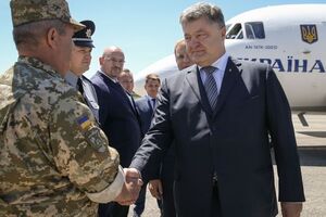 Порошенко: Сегодня лучшие сыновья и дочери Украины отстаивают ее суверенитет