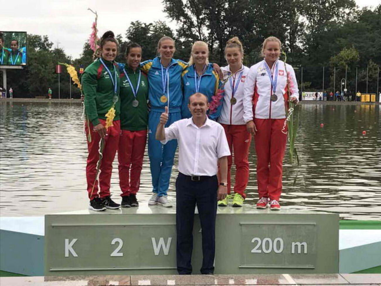 Українські спортсменки перемогли в запливі на 200 метрів