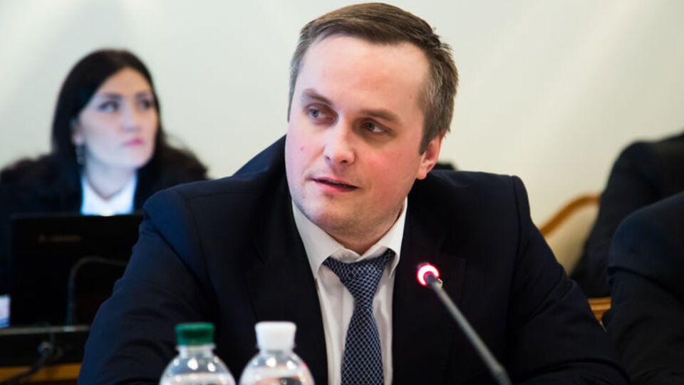 Холодницкий рассказал, что прокуратура будет ходатайствовать о сдаче загранпаспортов Розенблатом и Поляковым