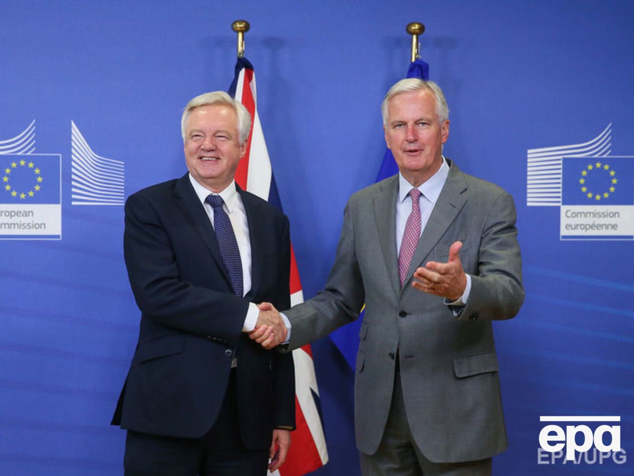 Девіс і Барньє зустрілись у Брюсселі