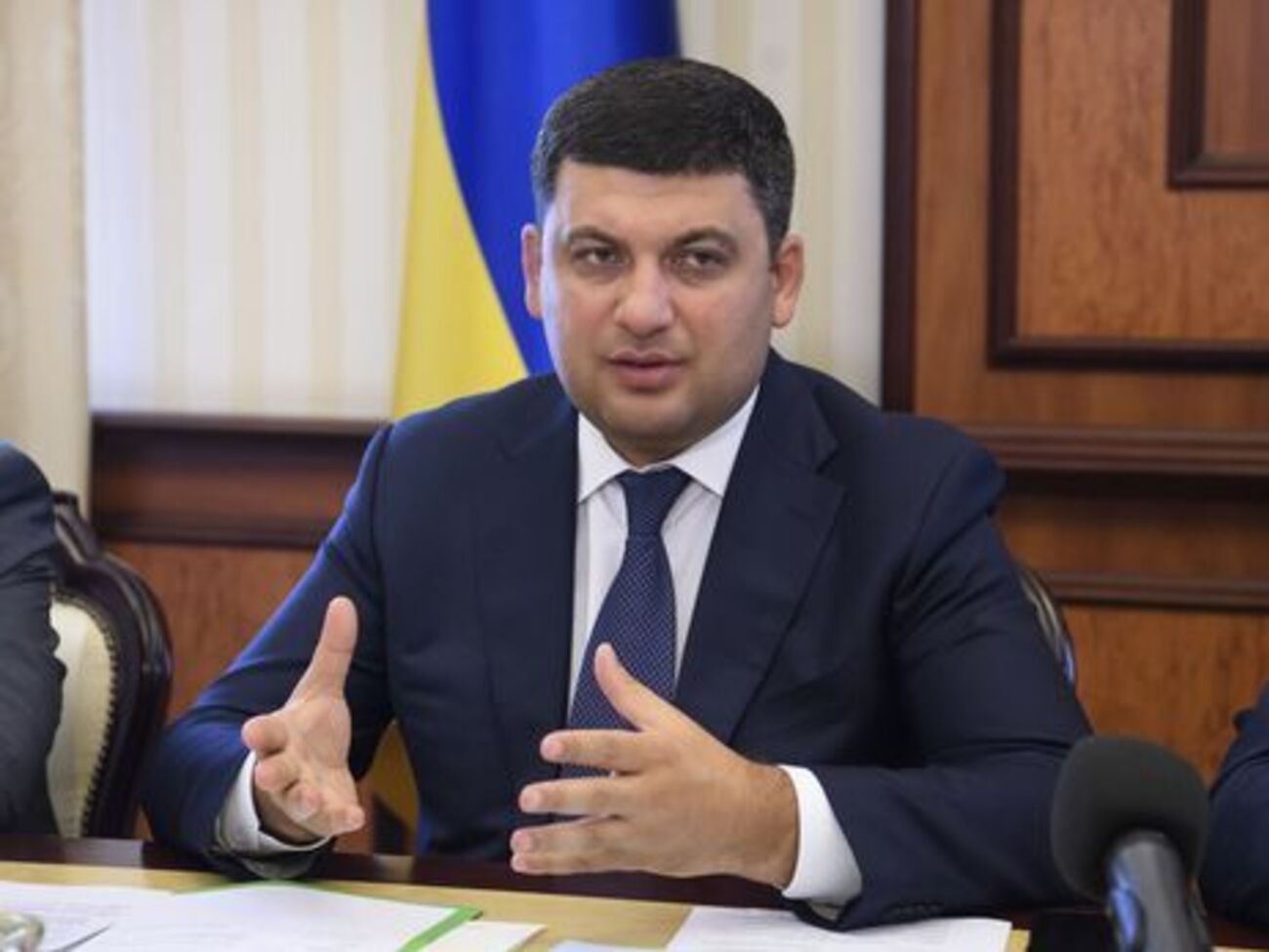 Гройсман запропонував розробити проектну документацію розвитку аеропорту в Гостомелі з визначенням вартості всіх необхідних робіт