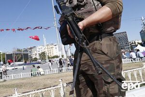 В результате взрыва в Турции ранены военные