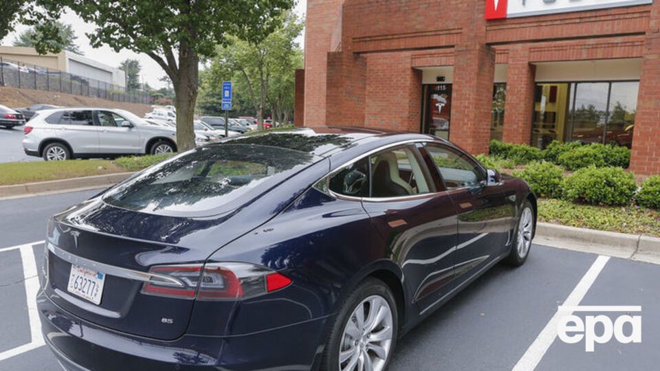 Компанія Tesla проводить розслідування інциденту разом із місцевою владою