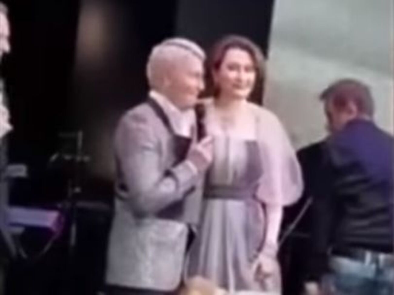 На фото Хахалева с певцом Николаем Басковым