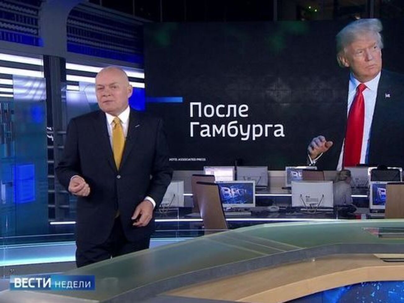 Киселев: Путин прилетел в Россию "со щитом"