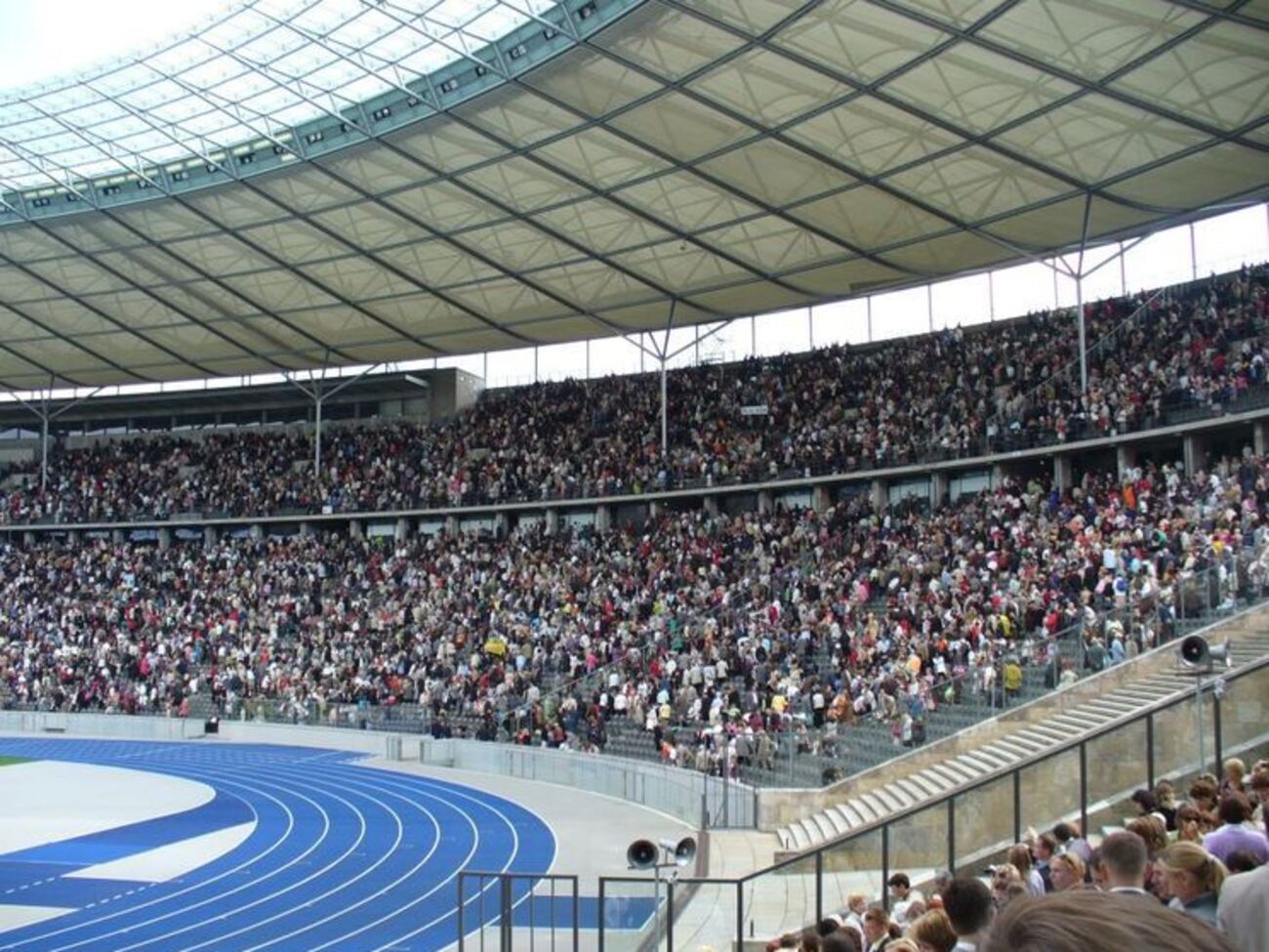 Религию "Свидетелей Иеговы" исповедуют 175 тыс. россиян