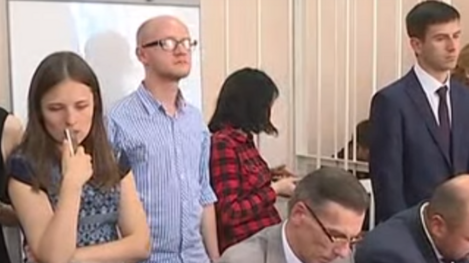 Іде суд з обрання запобіжного заходу Розенблату та Полякову. Прокуратура не клопотатиме про арешт депутатів, оскільки парламент не дав на це згоди