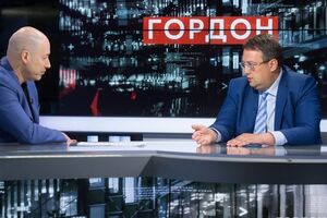Геращенко: Но у нас на сегодняшний день пока еще демократия, и это означает, что избранный народом парламент и партии сформировали коалицию и назначили министров