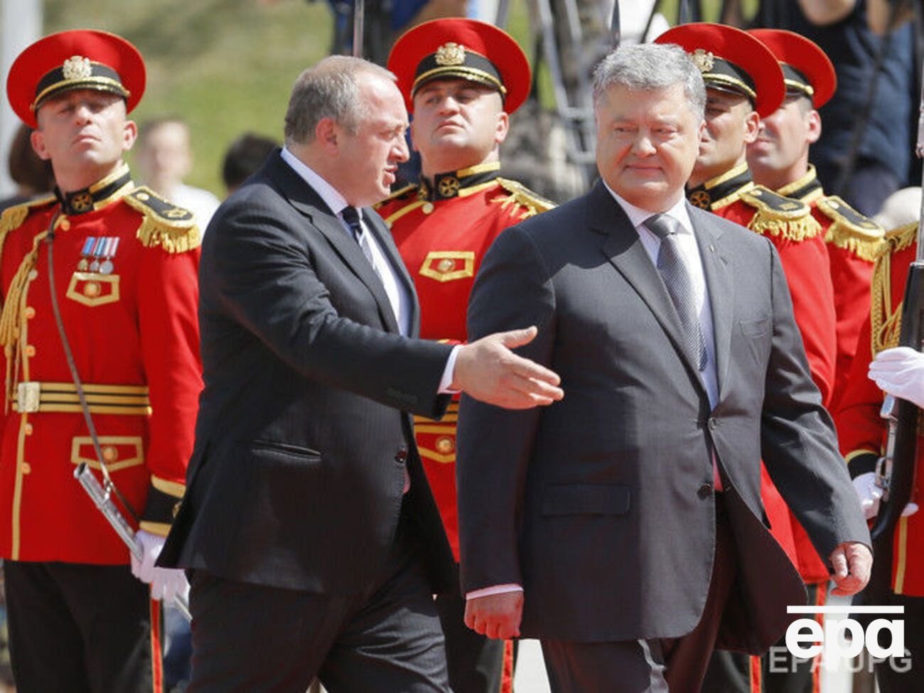 Порошенко заявил, что не рассматривает вопрос экстрадиции Саакашвили