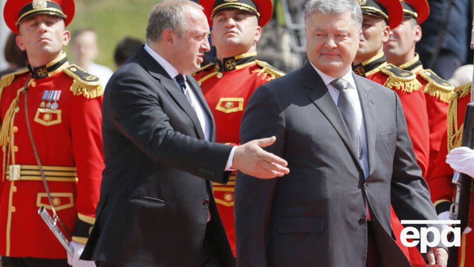 Порошенко заявив, що не розглядає питання екстрадиції Саакашвілі
