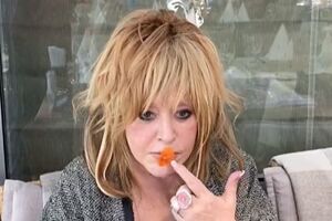 Пугачова не змогла стримати сліз після почутого вірша