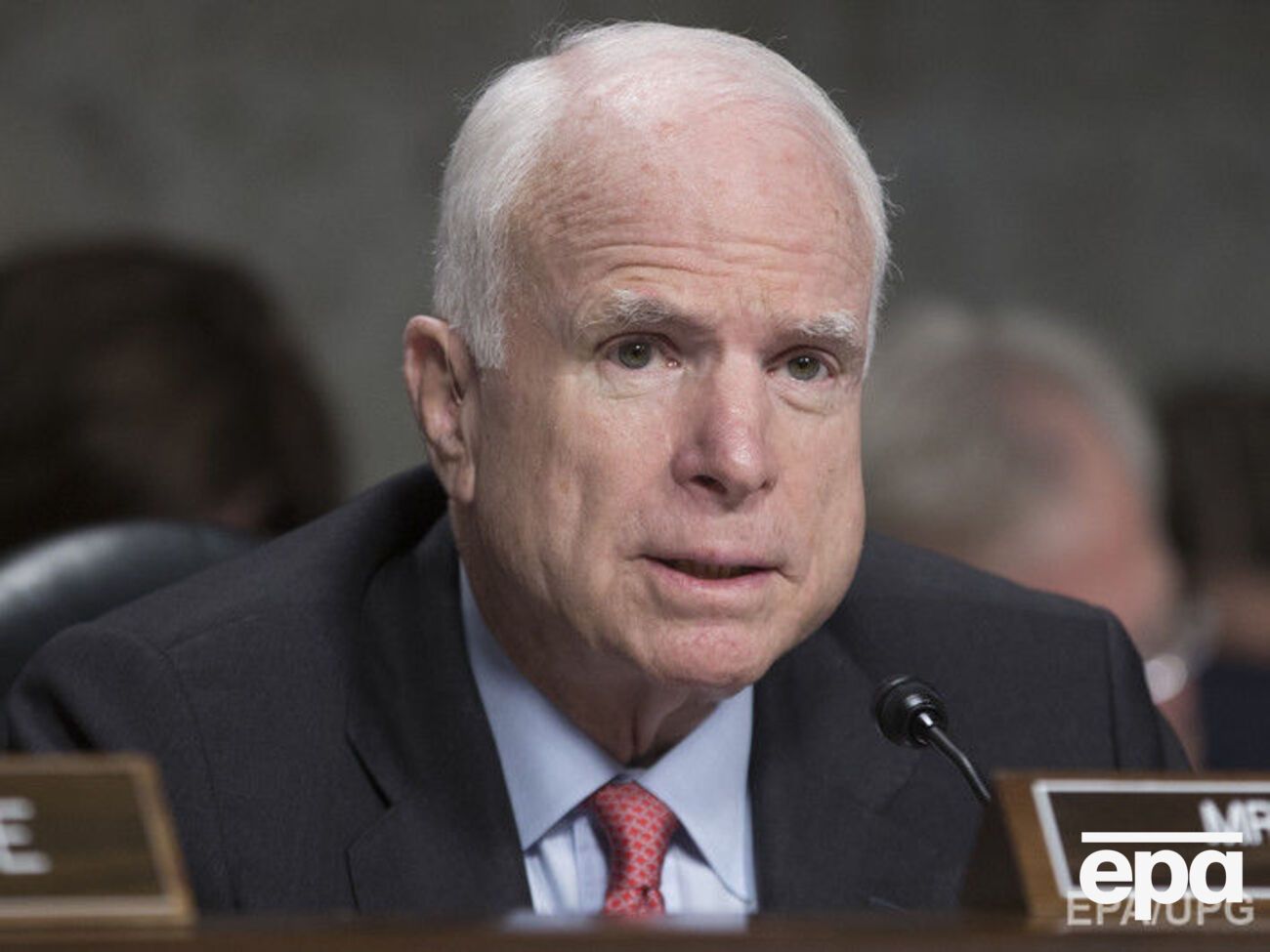 Маккейн: Путін буде змушувати Україну віддавати свої обмежені ресурси на війну