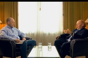 Едвард Радзинський: Сталін помер дуже бідною людиною. Він мав чоботи, валянки, два кітелі й усю країну на додаток