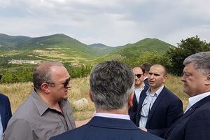 Порошенко приехал на линию разграничения