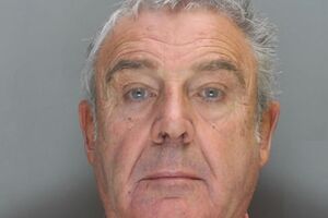 Продюсер хотел сбежать с любовницей, которая младше его на 40 лет