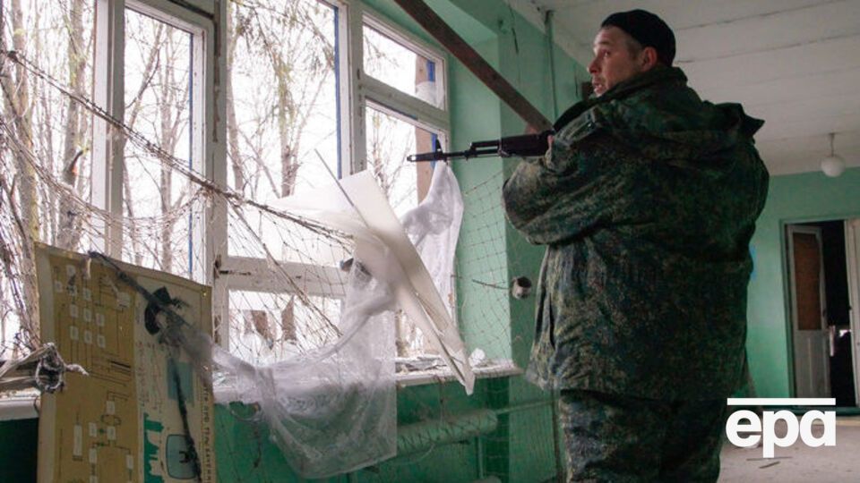 По Мар'їнці стріляв снайпер бойовиків
