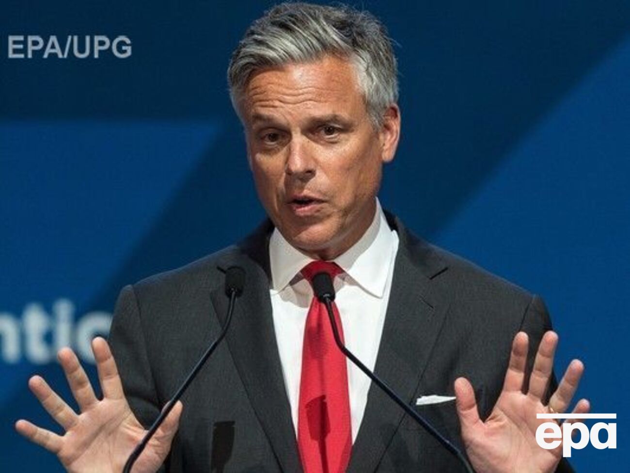 Гантсман завжди займав жорстку позицію щодо Росії