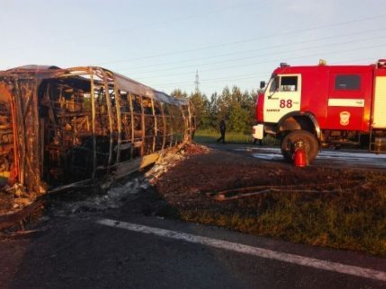 Після ДТП автобус перекинувся й загорівся