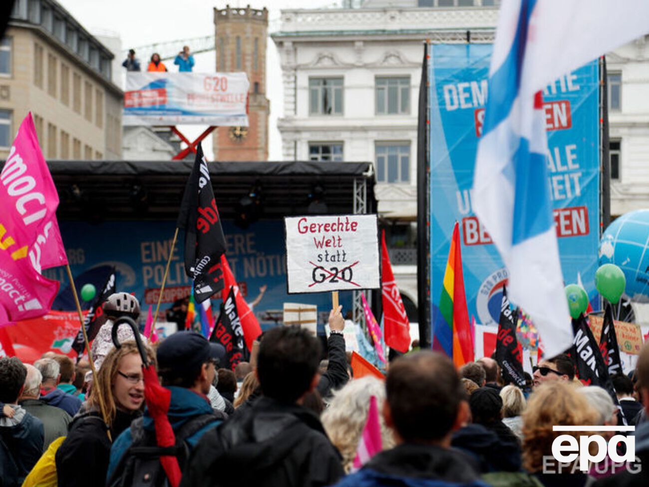 У Гамбурзі приблизно 10 тис. осіб протестувало перед самітом G20. Фоторепортаж
