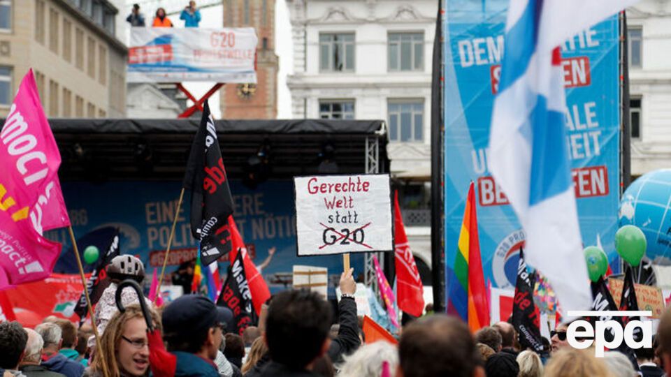 В Гамбурге около 10 тыс. людей протестовало перед саммитом G20. Фоторепортаж