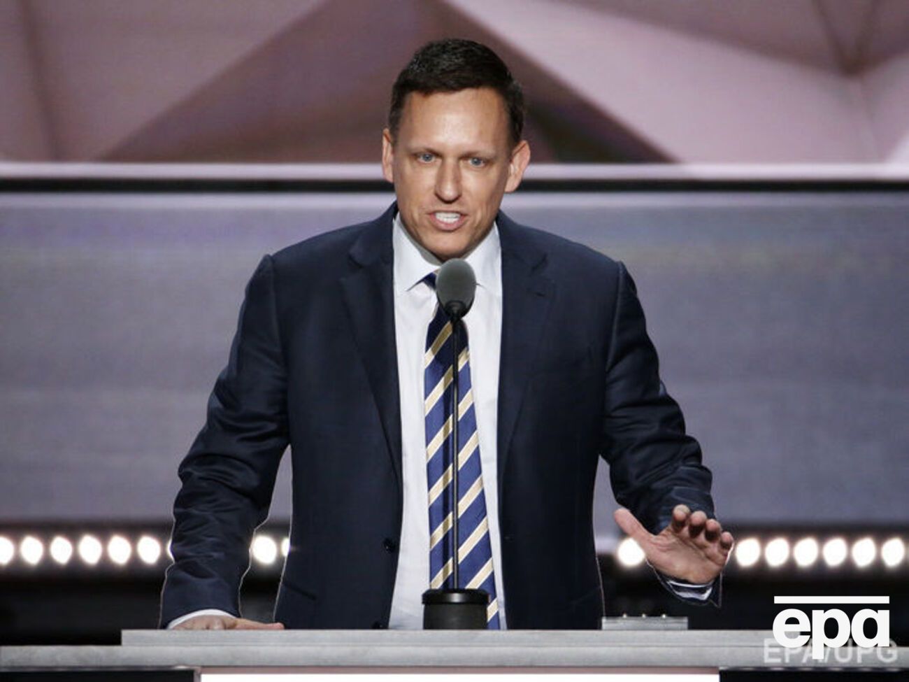 Тиль пожертвовал деньги еще в 2015 году, но известно об этом стало только сейчас