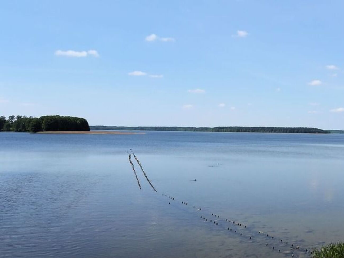 Тіла ще трьох людей шукають