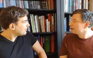 Маме Агеева было очень комфортно, пока сыночек убивал украинцев и отправлял деньги на ее счет