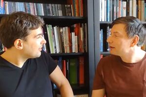 Маме Агеева было очень комфортно, пока сыночек убивал украинцев и отправлял деньги на ее счет