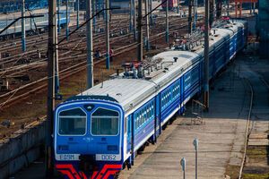 Завод занимается ремонтом и модернизацией вагонов, локомотивов и железнодорожного оборудования
