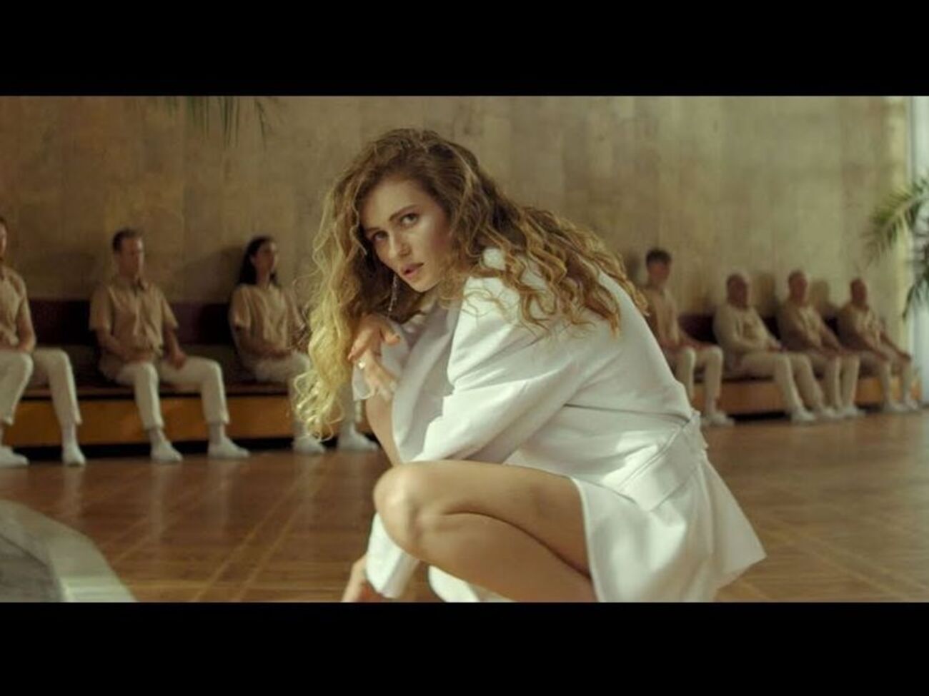 Луна: Это красный авангардизм