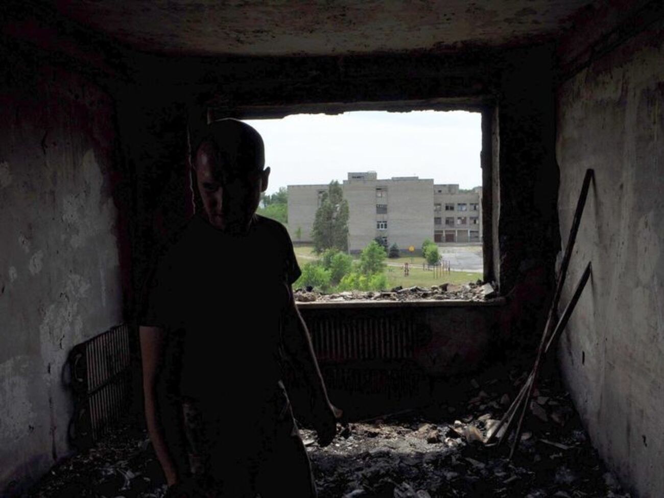 Унаслідок обстрілу бойовиків згоріла квартира