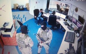 "Радио Вести" сообщали, что силовики блокировали работу редакции