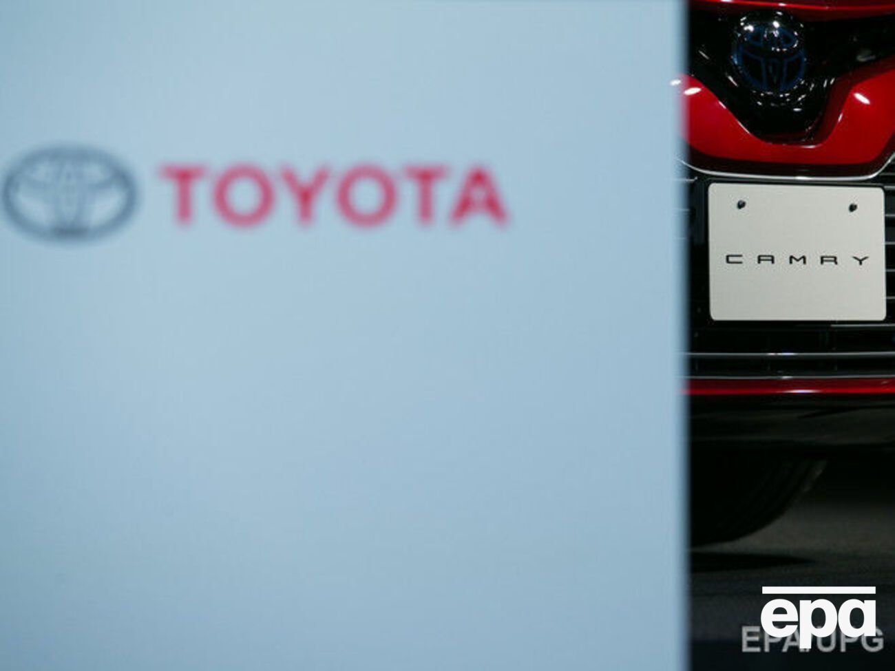 На окупований півострів доправили Toyota Camry