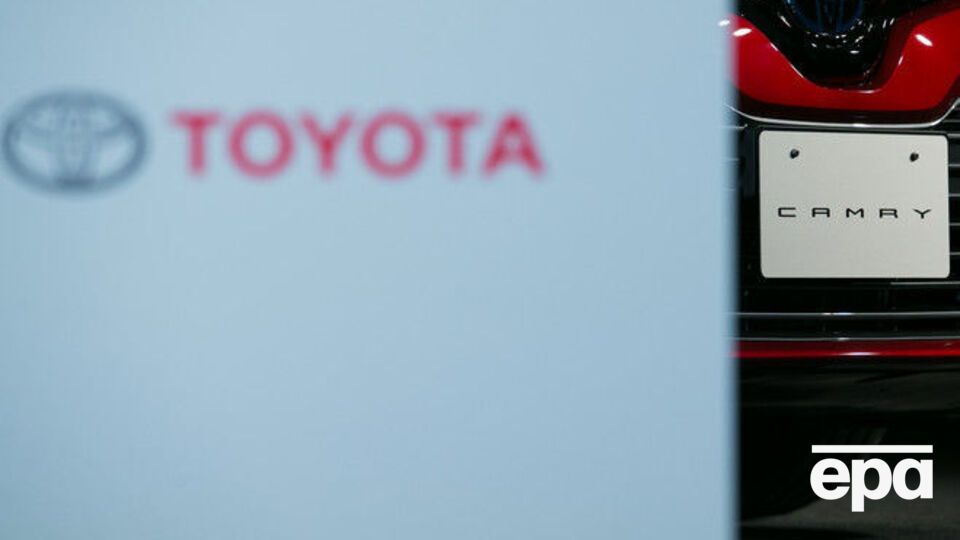 На окупований півострів доправили Toyota Camry